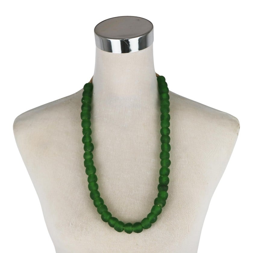 NECKLACE GLASS BALL GREEN
