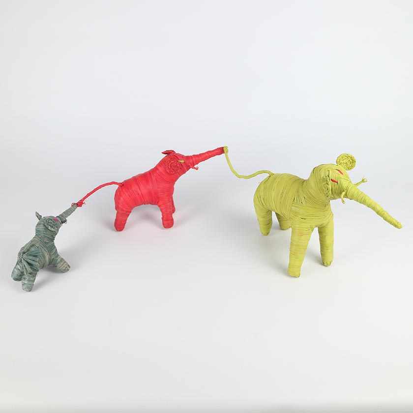RAFFIA MARCHING ELES SET OF 3
