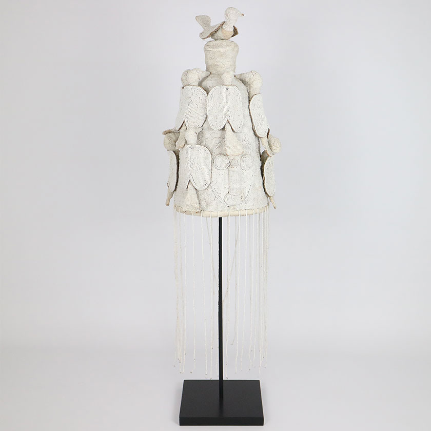 HATS WITH BIRDS ON STAND