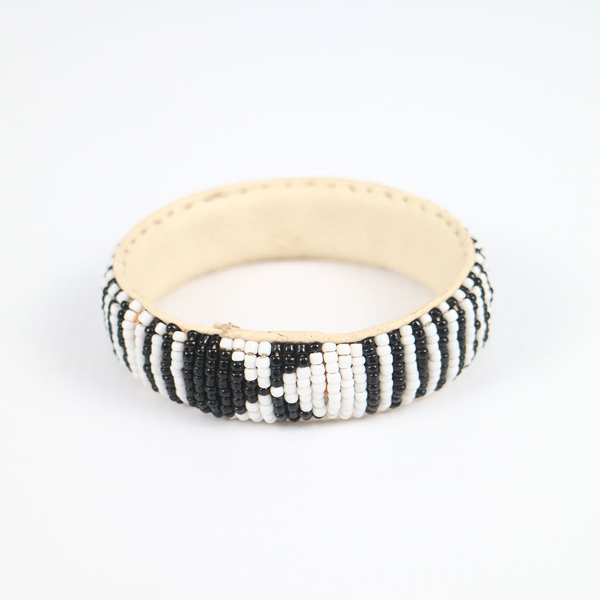 BRACELET LEATHER BEADED BLACK & WHITE