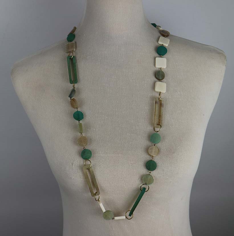 NECKLACE HORN AQUA & NATURAL DISK & LINK
