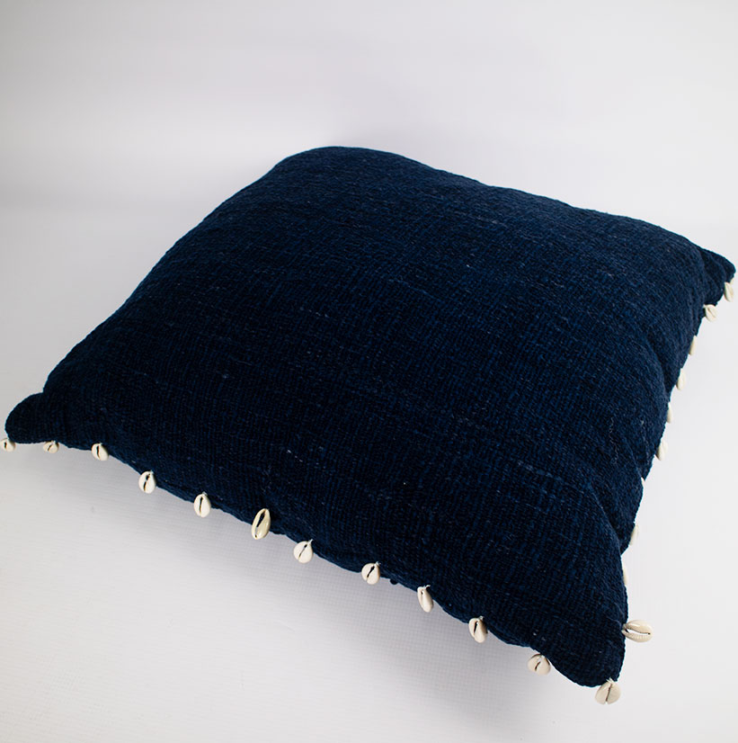 CUSHION COTTON WOVEN WITH COWREY BORDER WITH INNER ASST