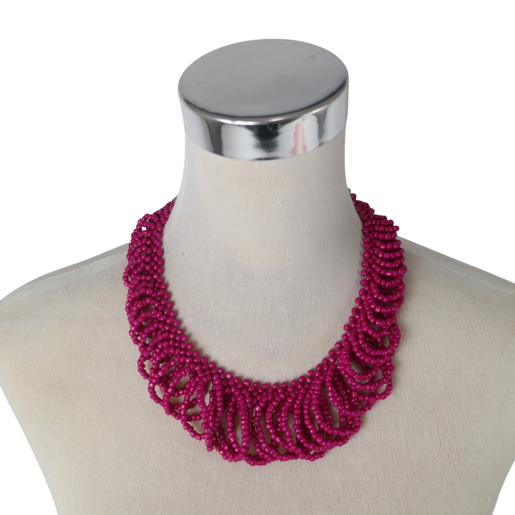 NECKLACE MULTI LOOP FUSCHIA