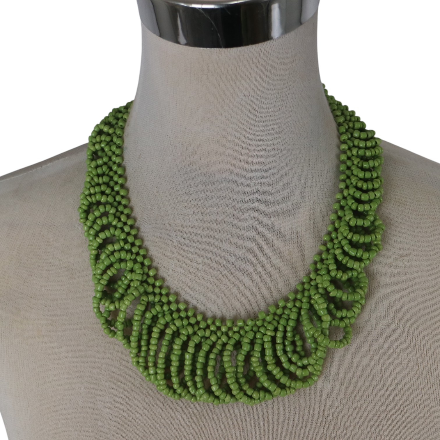 NECKLACE MULTI LOOP LIME GREEN