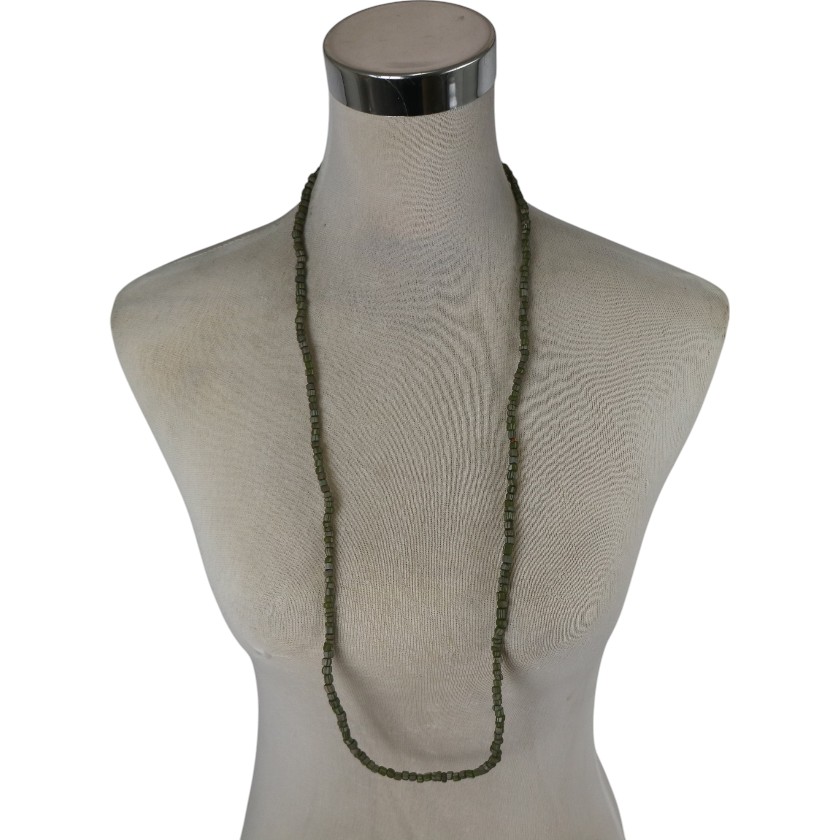 NECKLACE GLASS GREEN WHITE STRIPE BEAD