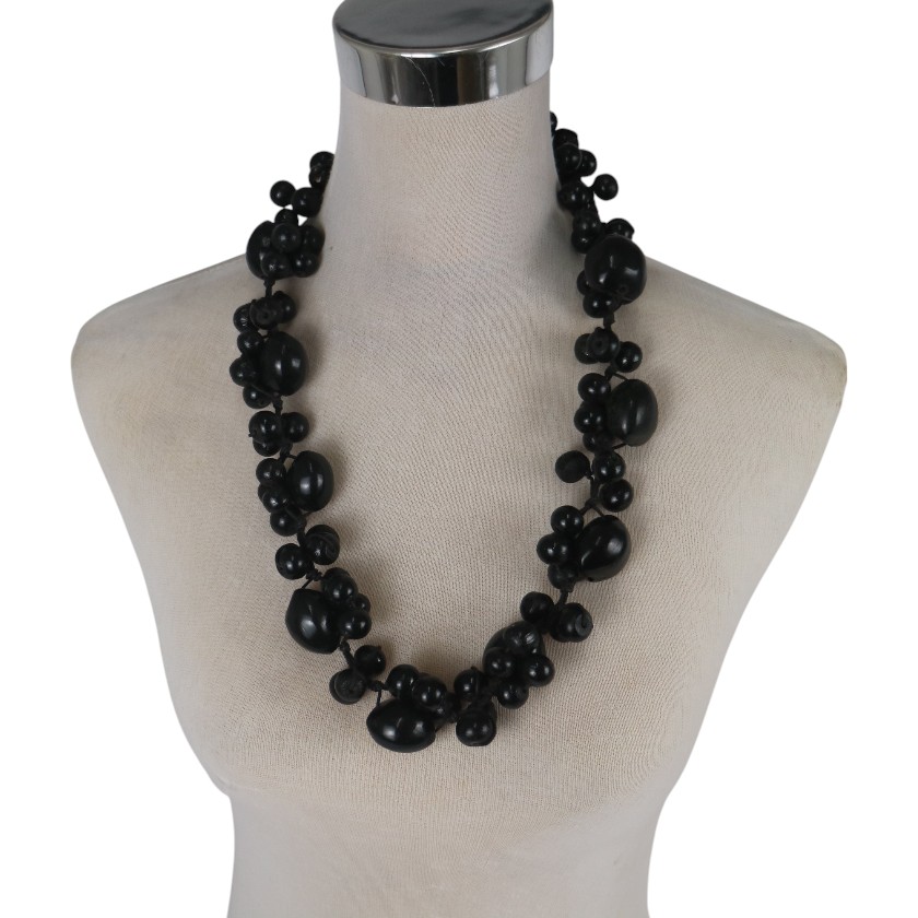 NECKLACE LONG STRING CLUSTER