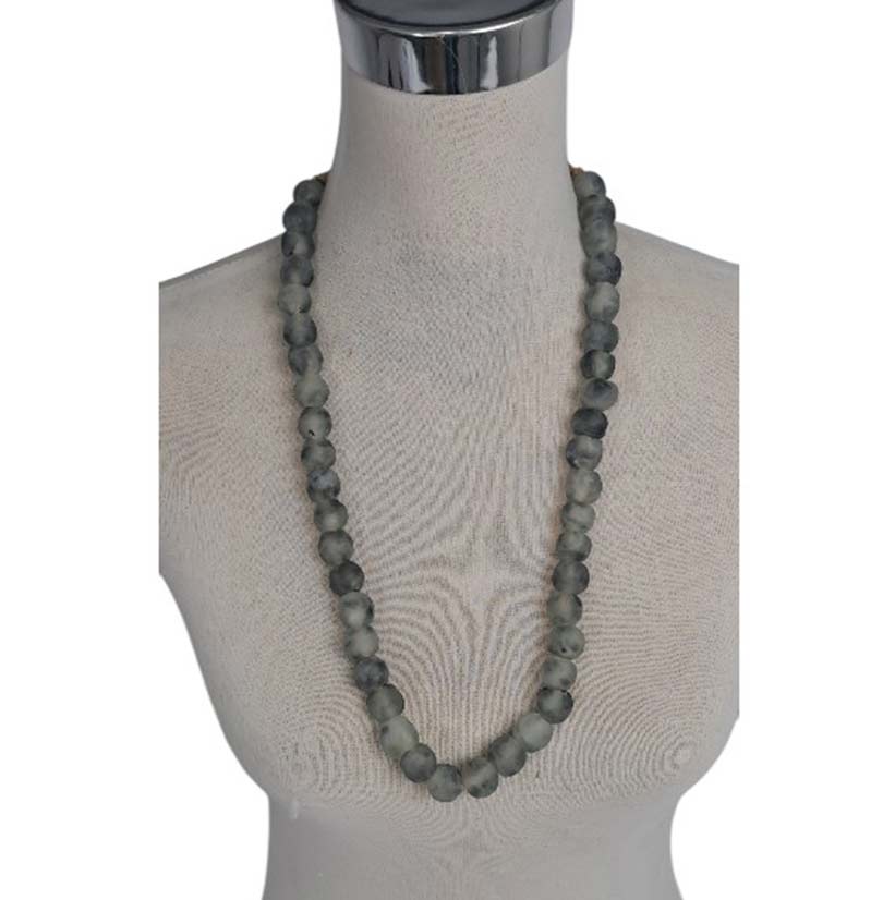 NECKLACE GLASS BALL GREY