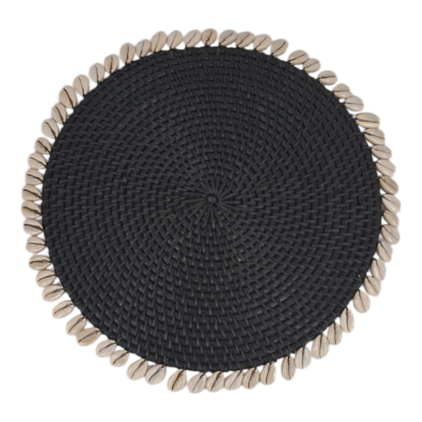 RATTAN PLACEMAT ROUND WITH COWREY BLACK